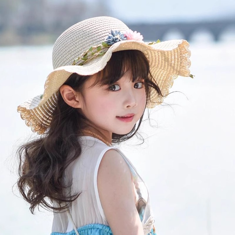 キッズ帽子 お花飾り付きウェーブ麦わら帽子