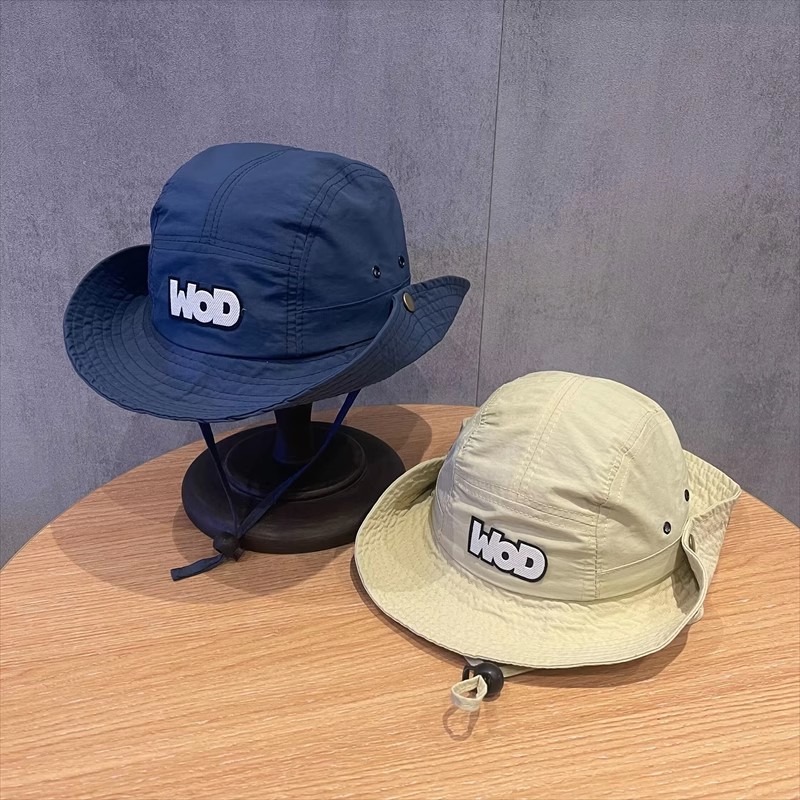 キッズ帽子 ロゴ入りあご紐付きキッズバケットハット