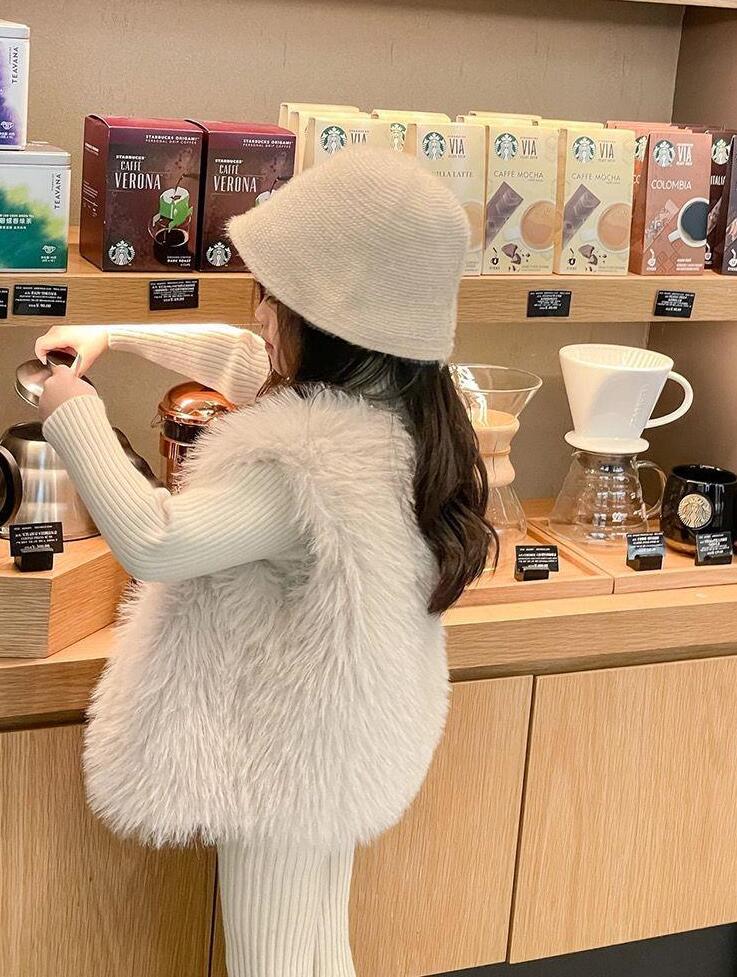 https://fulmo-img-server.com/cheerhat/6c44c91d-fa59-4dc4-b1a0-405d0ebf138f.jpg