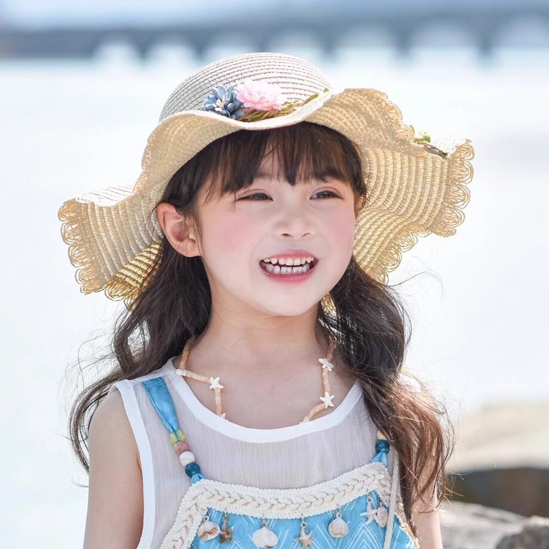 キッズ帽子 お花飾り付きウェーブ麦わら帽子