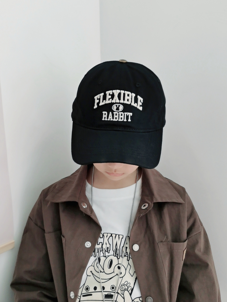 キッズ帽子 英語とうさぎ刺繍入り お出かけキャップ
