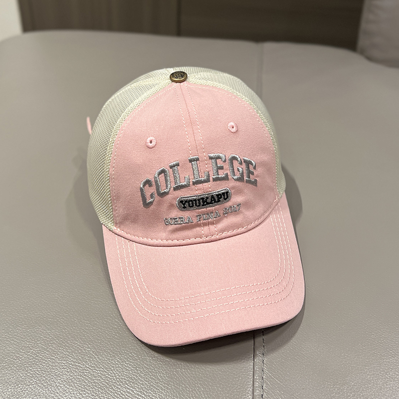 キッズ帽子 クールなキャップで違う一面を見せられる『COLLEGE』帽子
