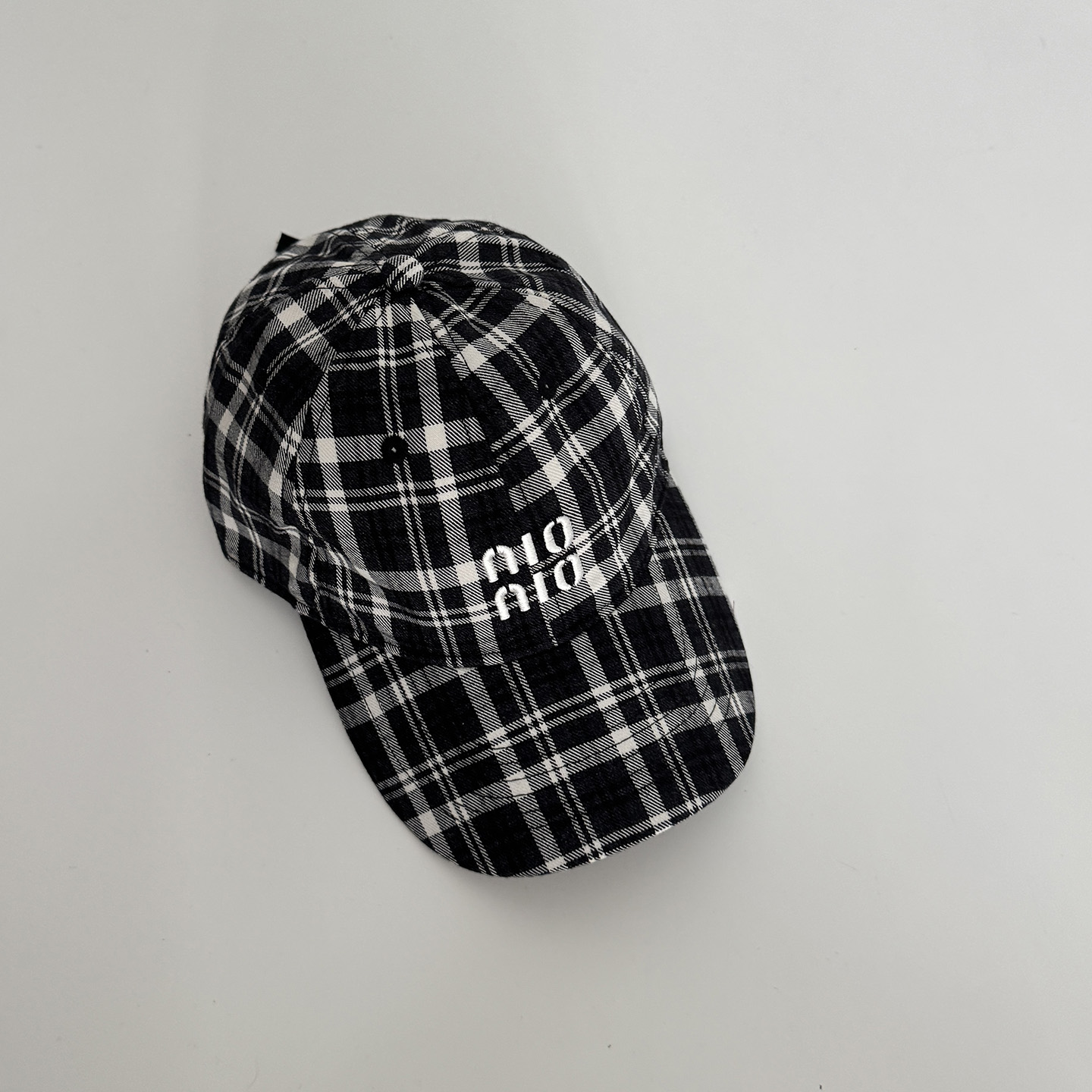 https://fulmo-img-server.com/cheerhat/b44a1bfa-85a5-49d5-a241-f170bc334c5e.jpg