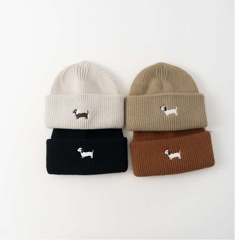 キッズ帽子 子犬刺繍入りリブ編みニット帽