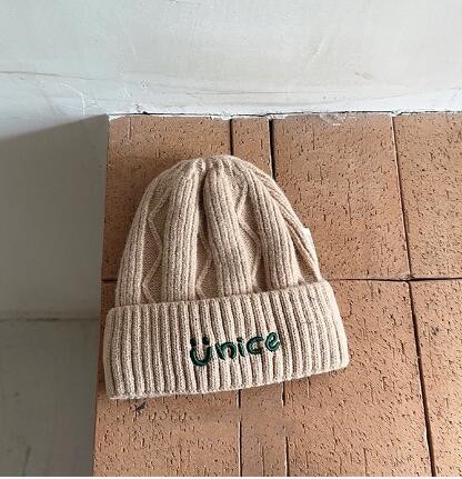 https://fulmo-img-server.com/cheerhat/f68adca9-6a85-4561-9dc0-2d1e9096e7df.jpg
