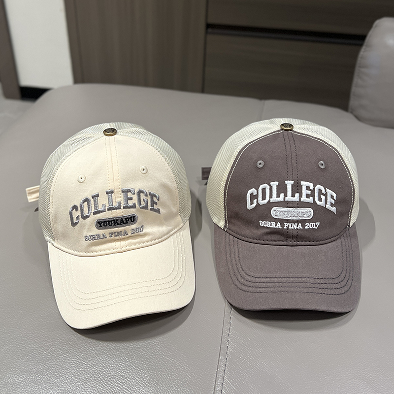 キッズ帽子 クールなキャップで違う一面を見せられる『COLLEGE』帽子