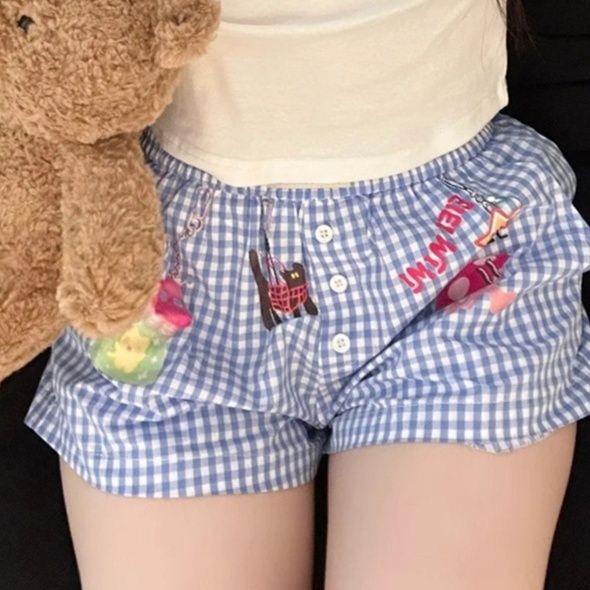 チェックパンツ ワッペン付き格子柄ショートパンツ