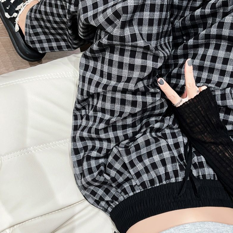 チェックパンツ 格子柄のゆったりワイドパンツ
