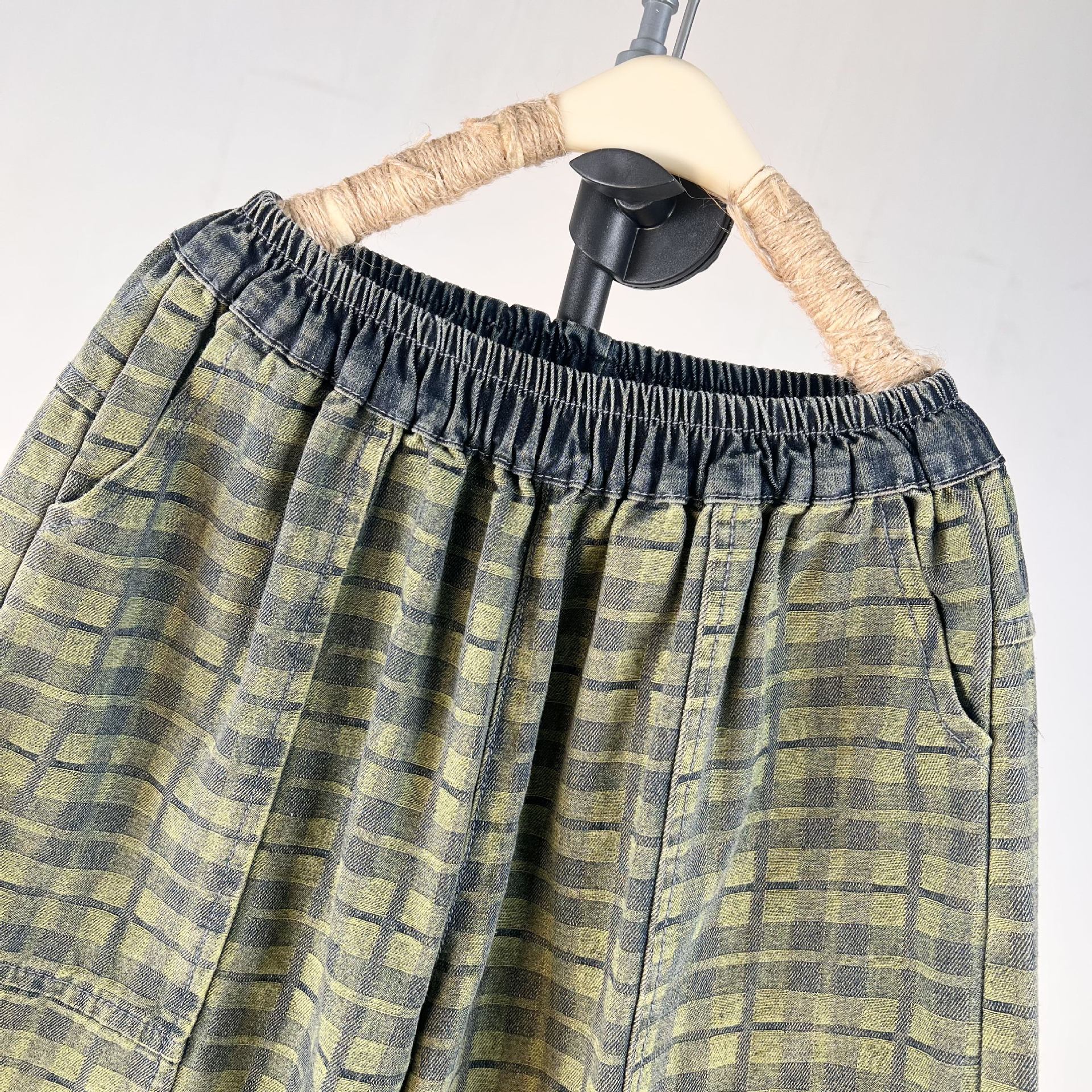 チェックパンツゆったり感覚のギャザーチェックパンツ