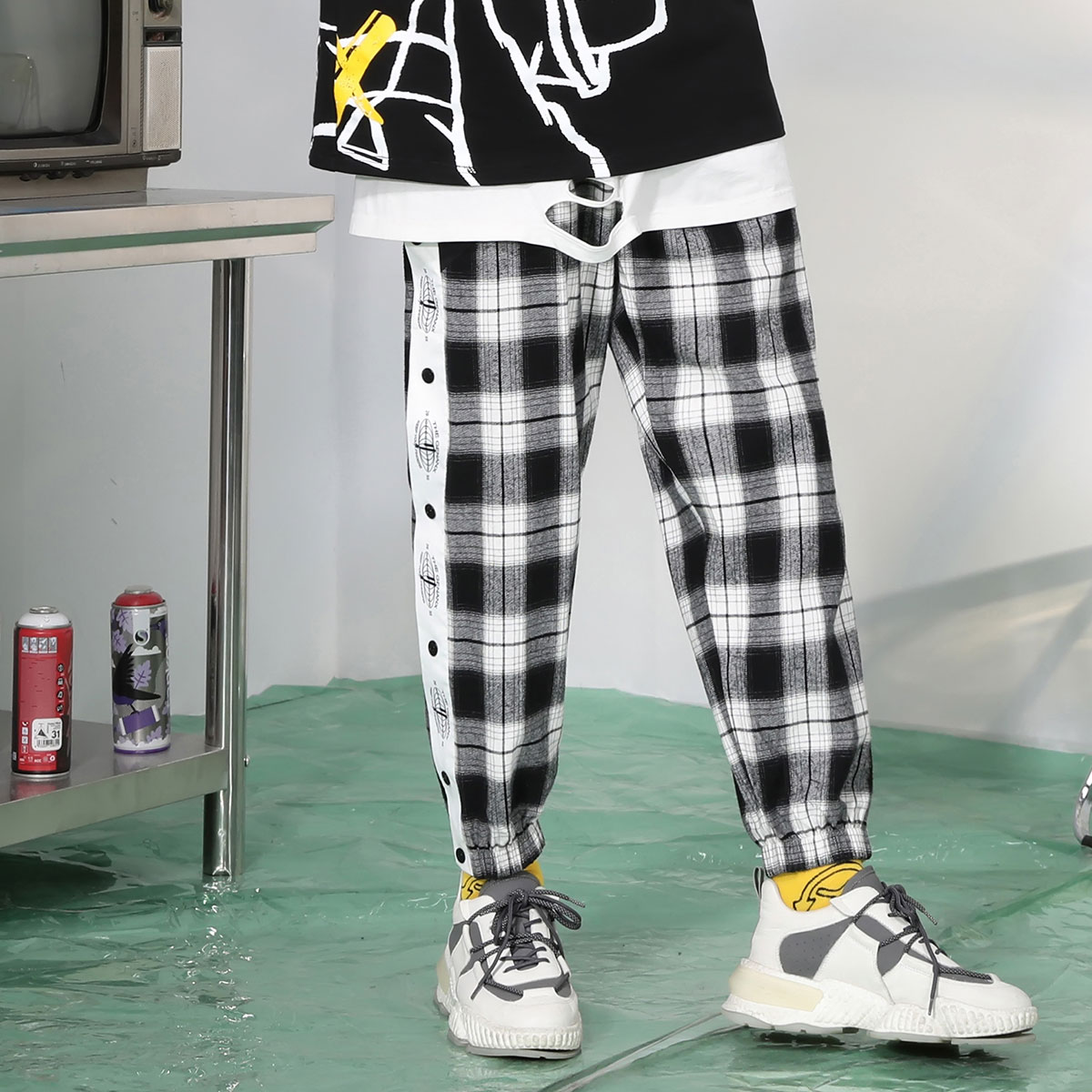 チェックパンツ　サイドライン入りリラックス