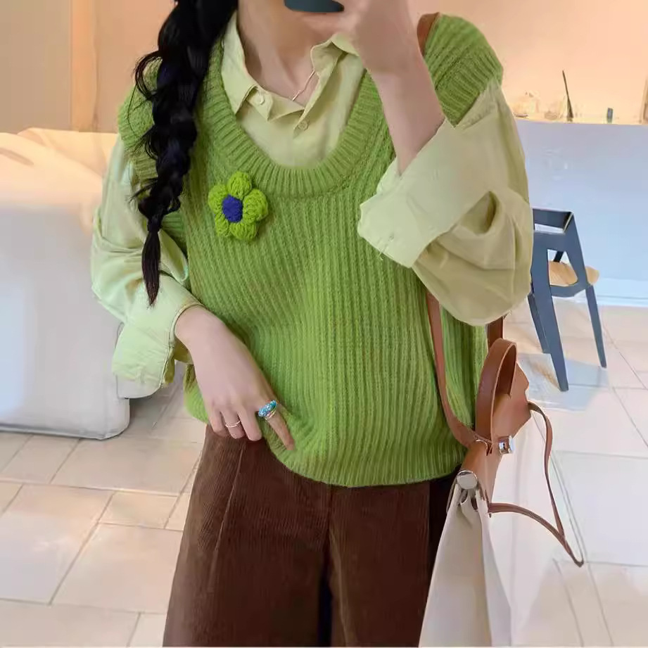 レディースベスト 花飾りニットベスト レディース 優しい印象 全2色