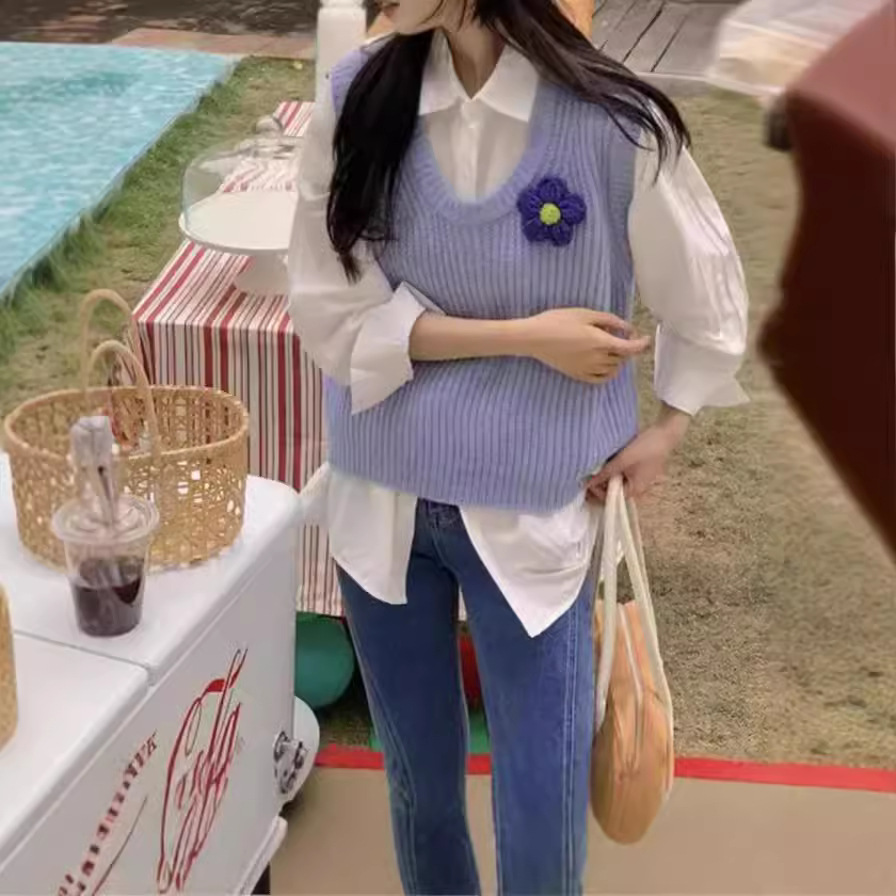 レディースベスト 花飾りニットベスト レディース 優しい印象 全2色