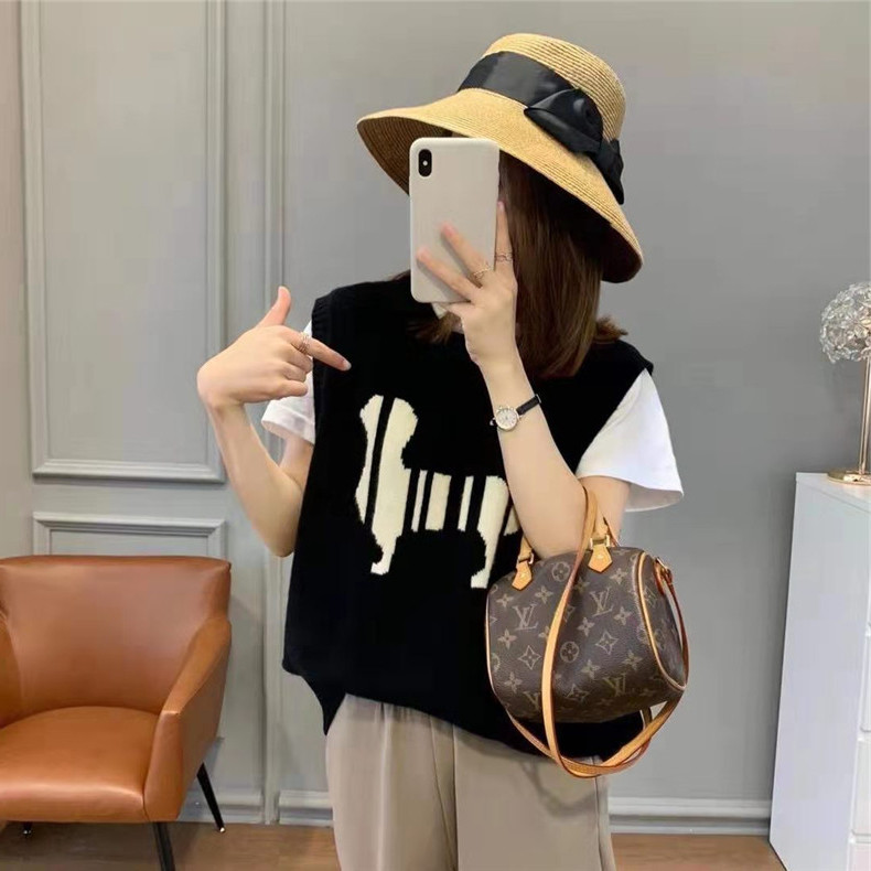 レディースベスト 猫柄ニットベスト 重ね着対応 体型カバー