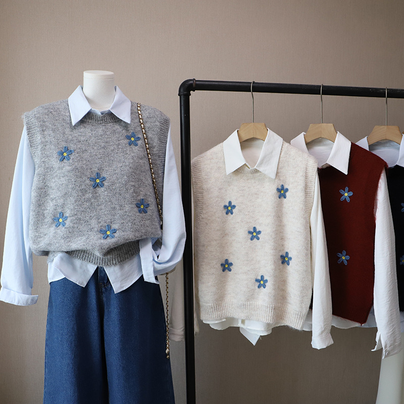 レディースベスト 花刺繍ニットベストセット 白シャツ重ね着風 韓国風