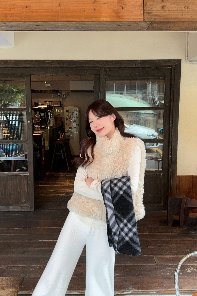 レディースベスト ふわふわファースタンドベスト着痩せレディース