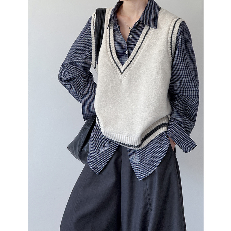 レディースベスト 秋冬新作ニットベスト レディース 重ね着風 三色展開