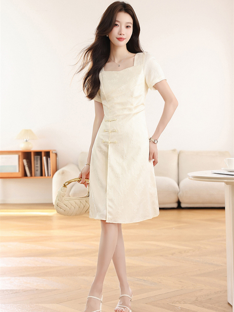 https://fulmo-img-server.com/chinii/06fe9bbf-8c9f-4a32-826b-92048ef7f1df.jpg