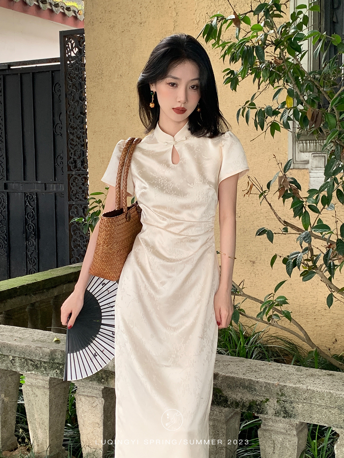 https://fulmo-img-server.com/chinii/0a8c3d1d-3558-4609-b990-1cb4c4ba4151.jpg