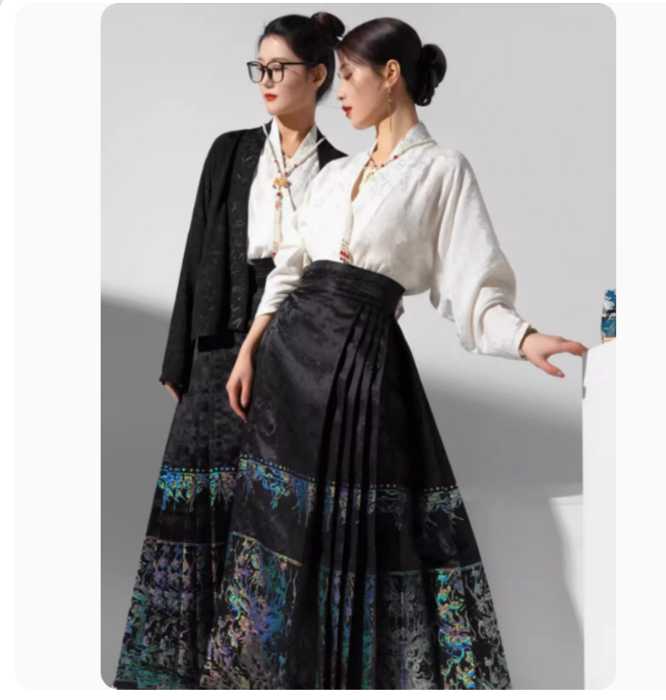 チャイナ服　光沢 中華風柄チャイナスカート