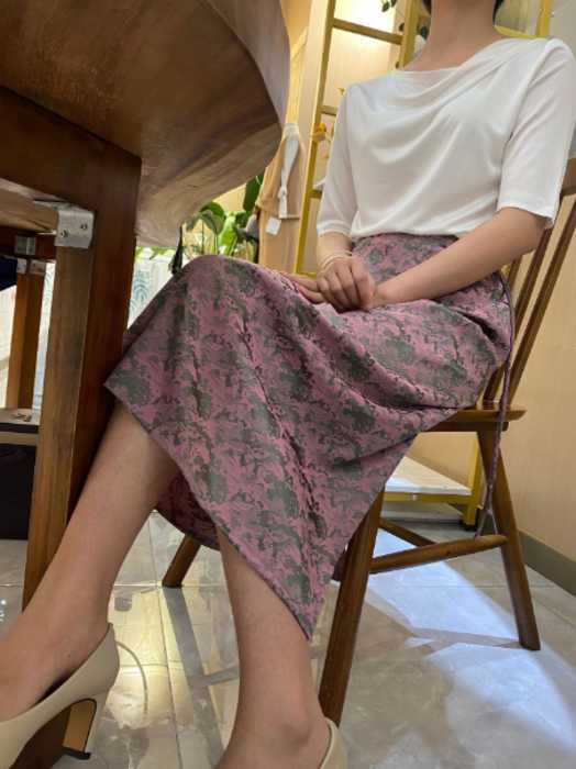 チャイナ服　タイトなピンクのチャイナスカート