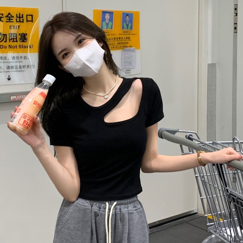 https://fulmo-img-server.com/chinii/18210985-cf4f-47bf-b407-61246e4ee25d.jpg