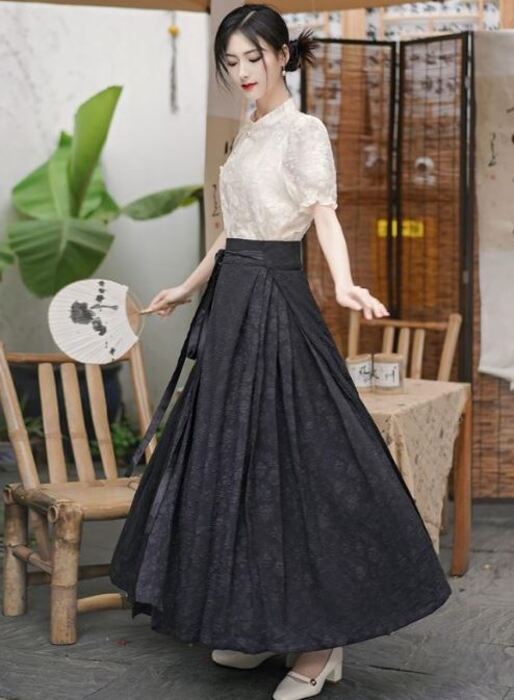 https://fulmo-img-server.com/chinii/4672a28c56018622f86ca403e786cad0.jpg