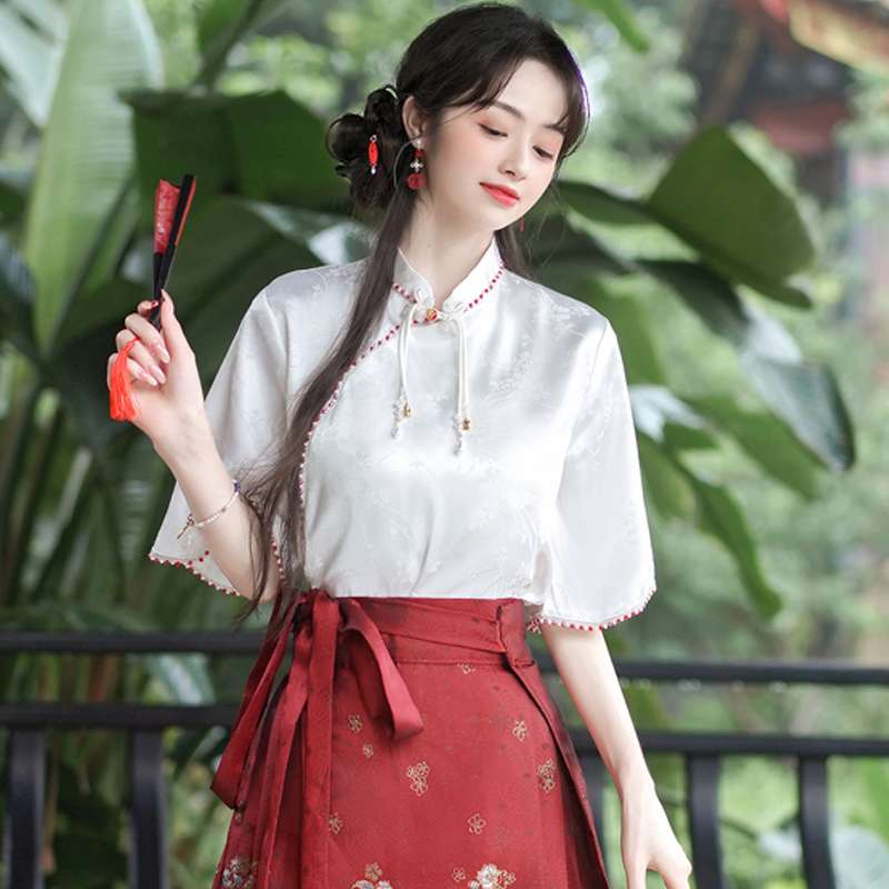 チャイナ服  チャイナ風半袖ブラウス 花柄刺繍入り