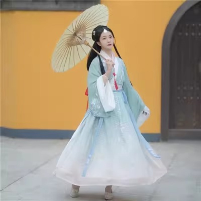 チャイナ服　古典的な魅力のハンフドレス