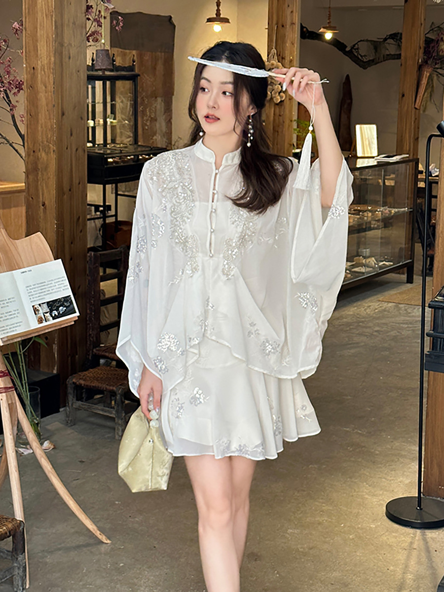 チャイナ服 花柄刺繍入り透け感シフォン袖付きチャイナ風ワンピース
