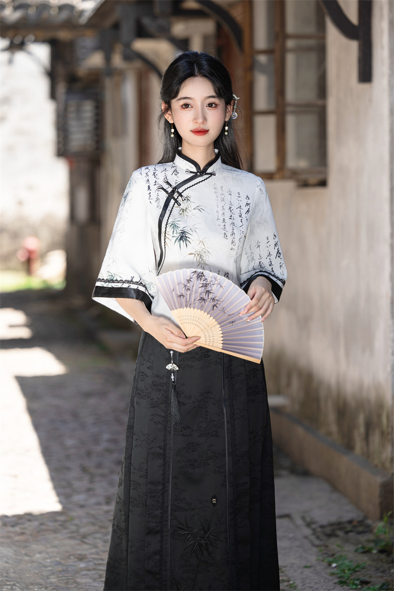 https://fulmo-img-server.com/chinii/83682393-3474-4bab-aa43-36e36fe2e3a4.jpg