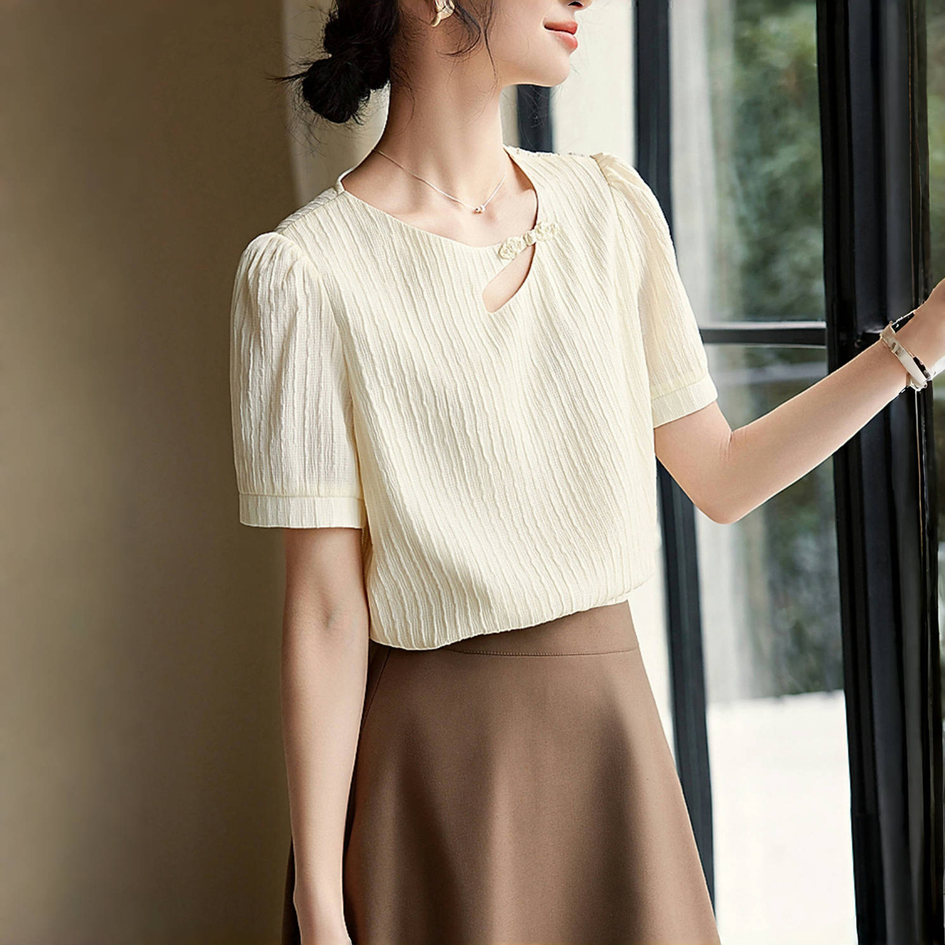 https://fulmo-img-server.com/chinii/a2836bf5-8ff9-47a4-9b97-7d91e6e78a7f.jpg