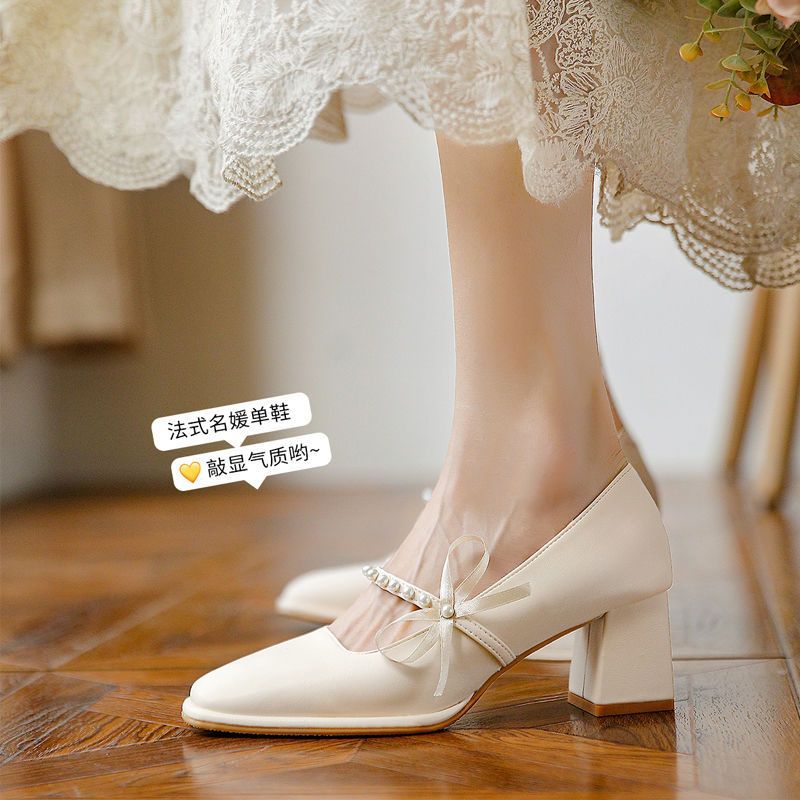 チャイナ服 パール付きリボン太めヒールパンプス