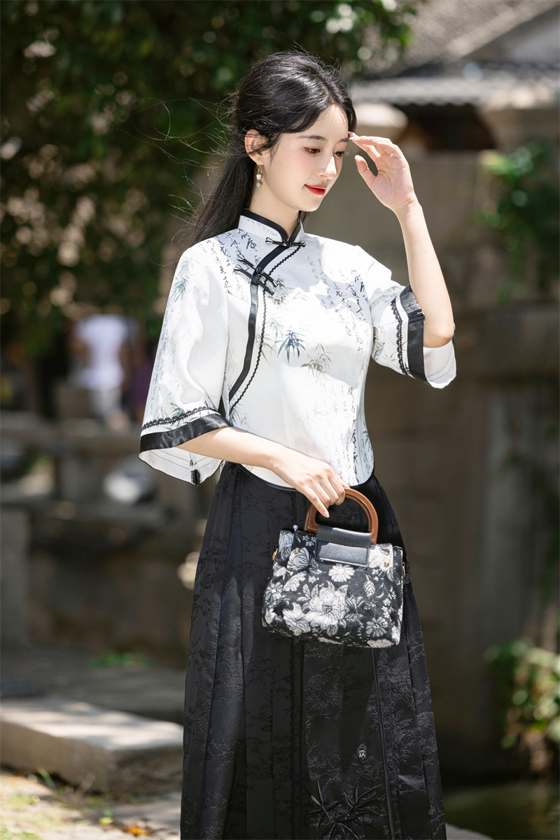 https://fulmo-img-server.com/chinii/d7a6154b-696d-40d5-b4b8-e6e07bad3b01.jpg