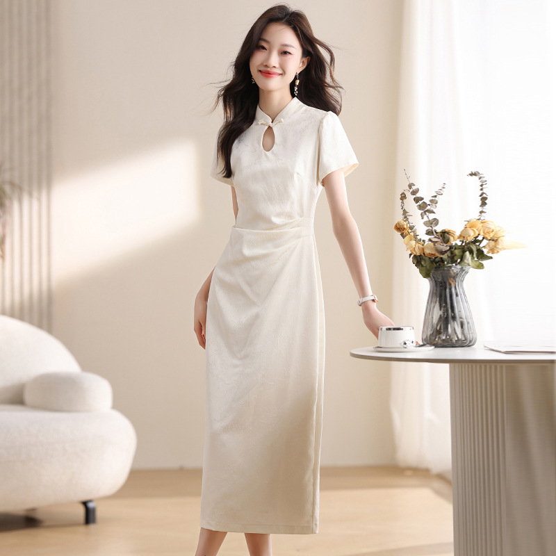 https://fulmo-img-server.com/chinii/dde4a402-5099-4d0c-9530-3d6b1463a5a1.jpg