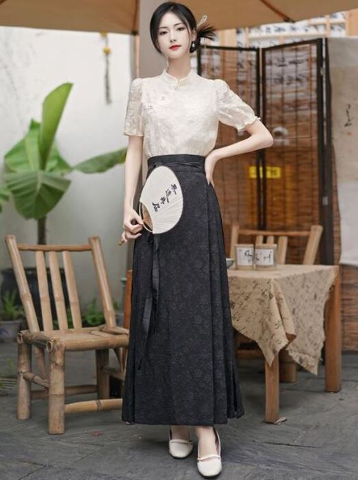 https://fulmo-img-server.com/chinii/e1a4ce07b4645f4b072cb33efb2fe259.jpg