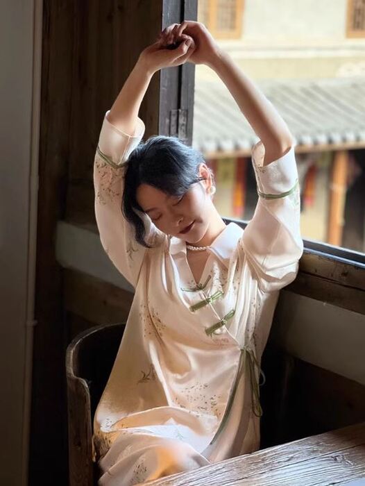 https://fulmo-img-server.com/chinii/e2fb984ce058f4ed13f94c0c1c36d9bf.jpg