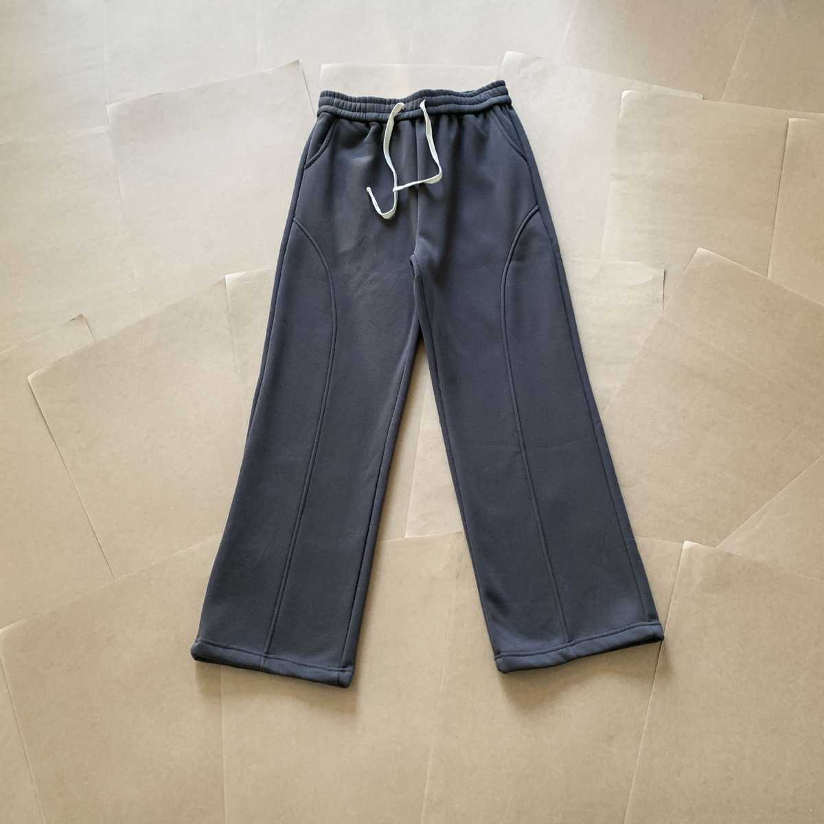 上品なゆとりラインチノパン