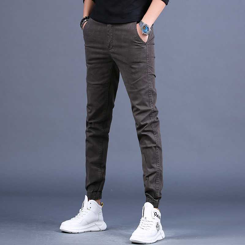 チノパン シルエット際立つ細身裾絞りチノパン