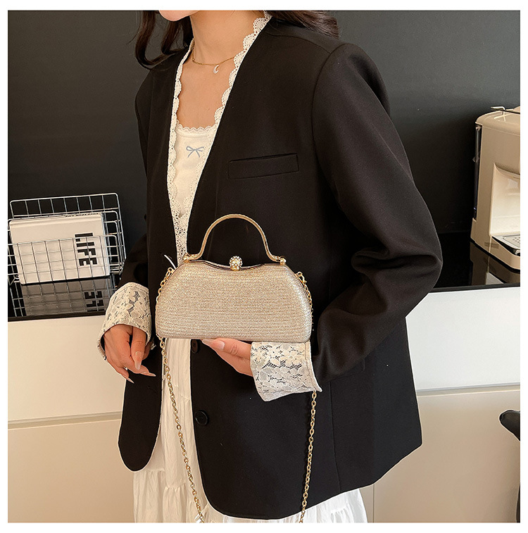 https://fulmo-img-server.com/clutte/09fcc402-5bed-435b-a8f6-56714ff2d619.jpg