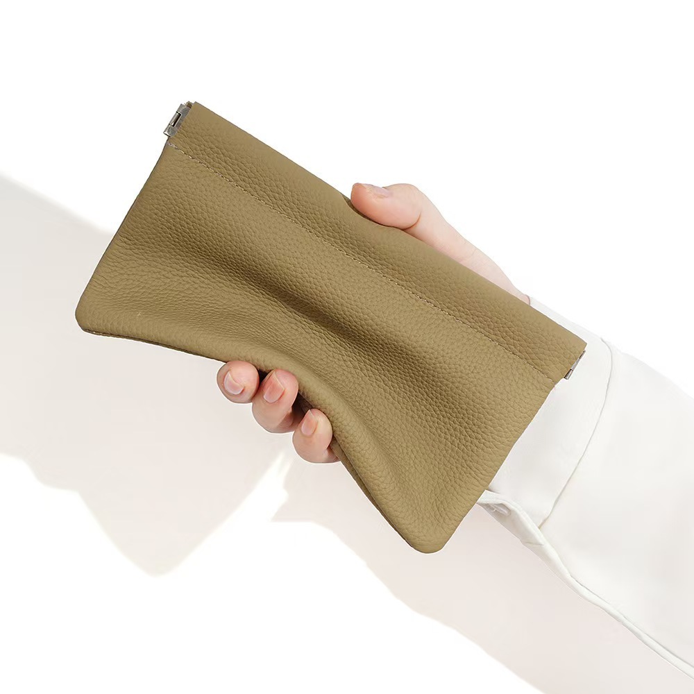https://fulmo-img-server.com/clutte/81eac950-51a5-4bdd-aa26-2358600dc984.jpg