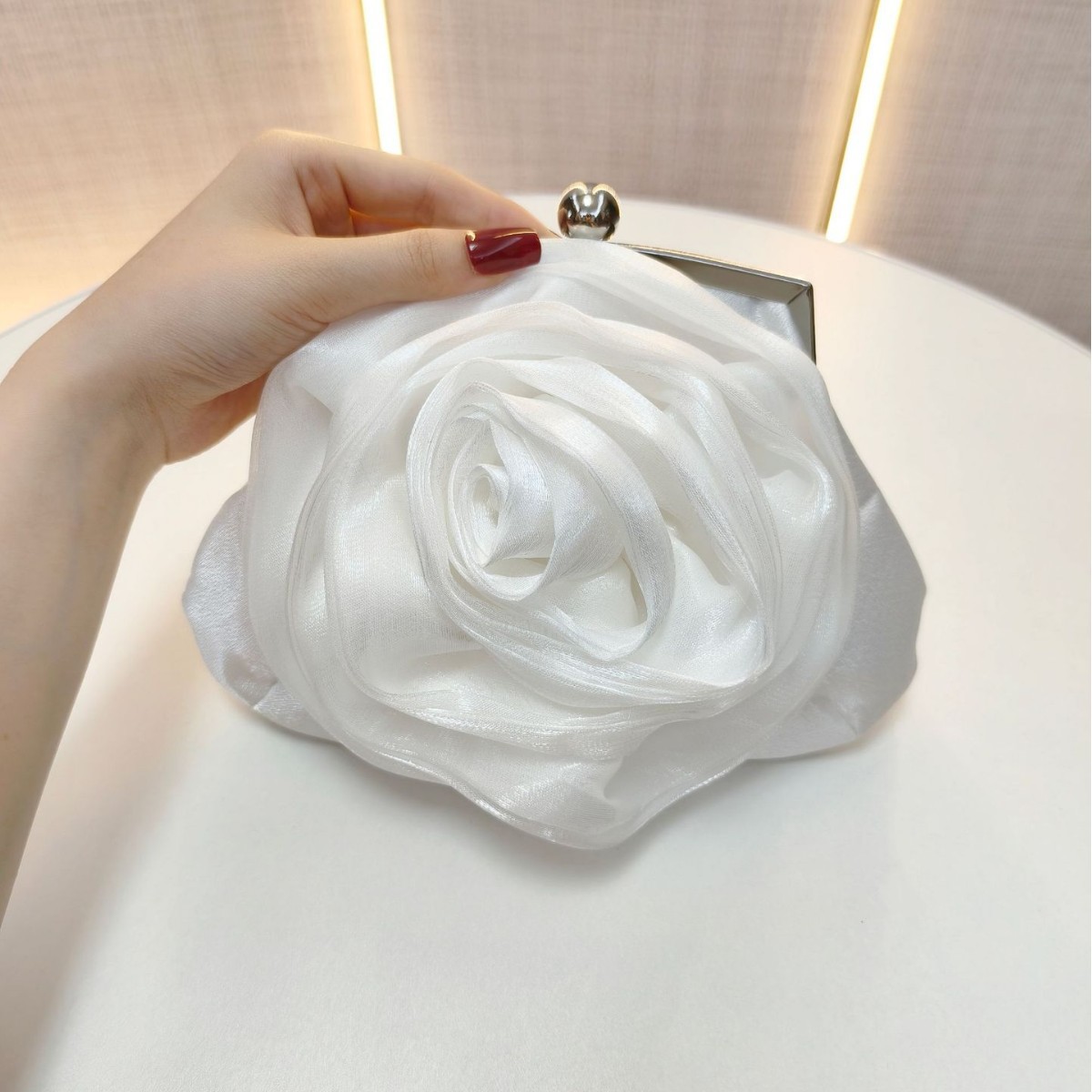  薔薇モチーフがま口サテンクラッチバッグ 　結婚式
