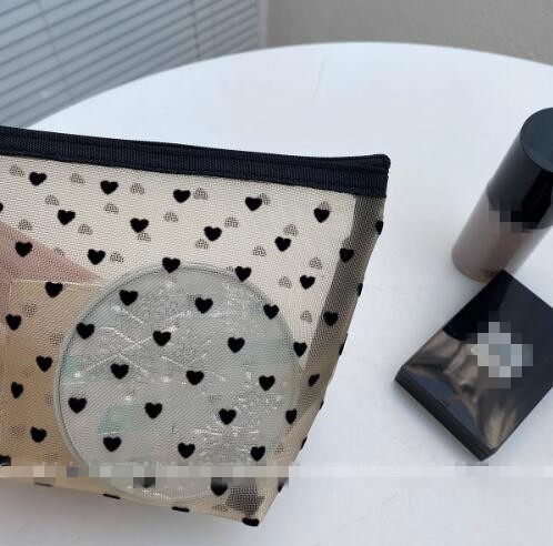https://fulmo-img-server.com/cocogift/3e2adb19-81af-4846-b430-024e3c69e7a5.jpg