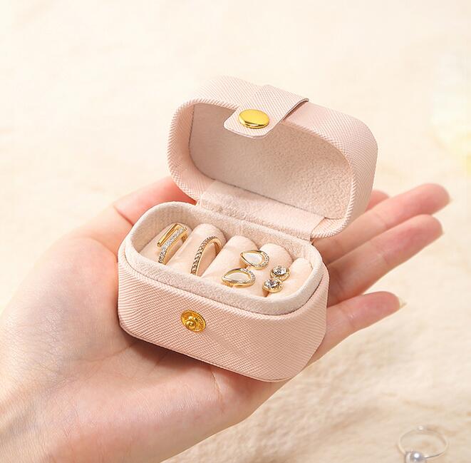 https://fulmo-img-server.com/cocogift/6a199bd4-fc75-47ef-ad62-1832f6c0388e.jpg