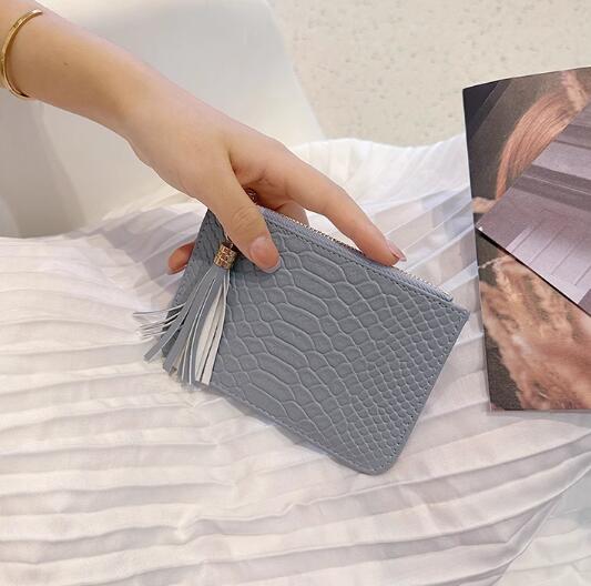 型押しレザー調コインケース カード収納付き財布