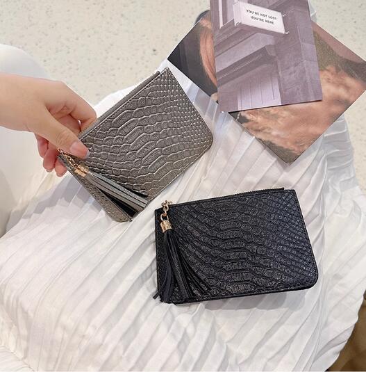 型押しレザー調コインケース カード収納付き財布