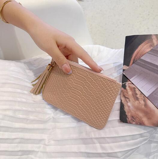 型押しレザー調コインケース カード収納付き財布