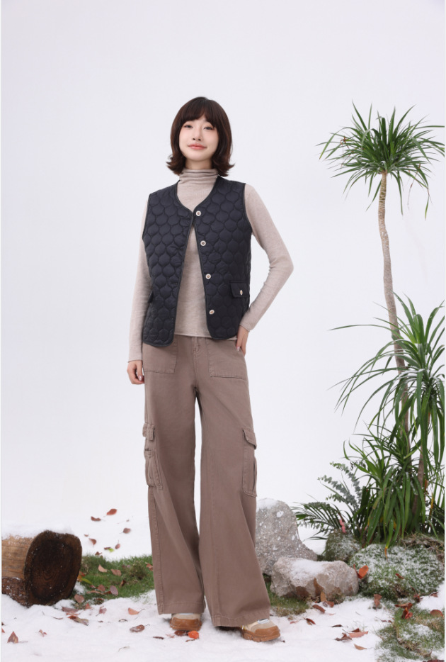 https://fulmo-img-server.com/collarless/00c0121f-5e94-4d17-a7a6-56d5739ef1fa.jpg
