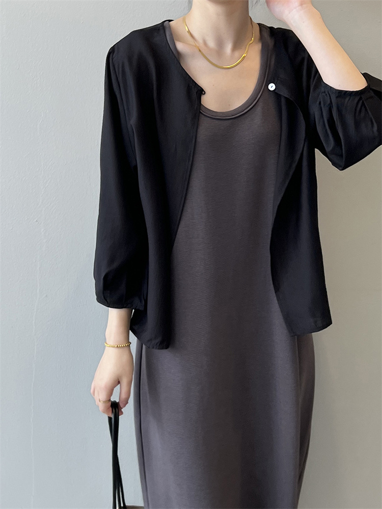 https://fulmo-img-server.com/collarless/08aa07a9-6a4d-4d6a-b5ac-c4150a42e3df.jpg