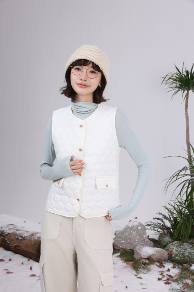 https://fulmo-img-server.com/collarless/0f0a204a-b2c4-42c8-82b1-bc3e76d0d2e1.jpg