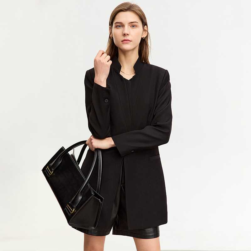 シンプルエレガントノーカラージャケット